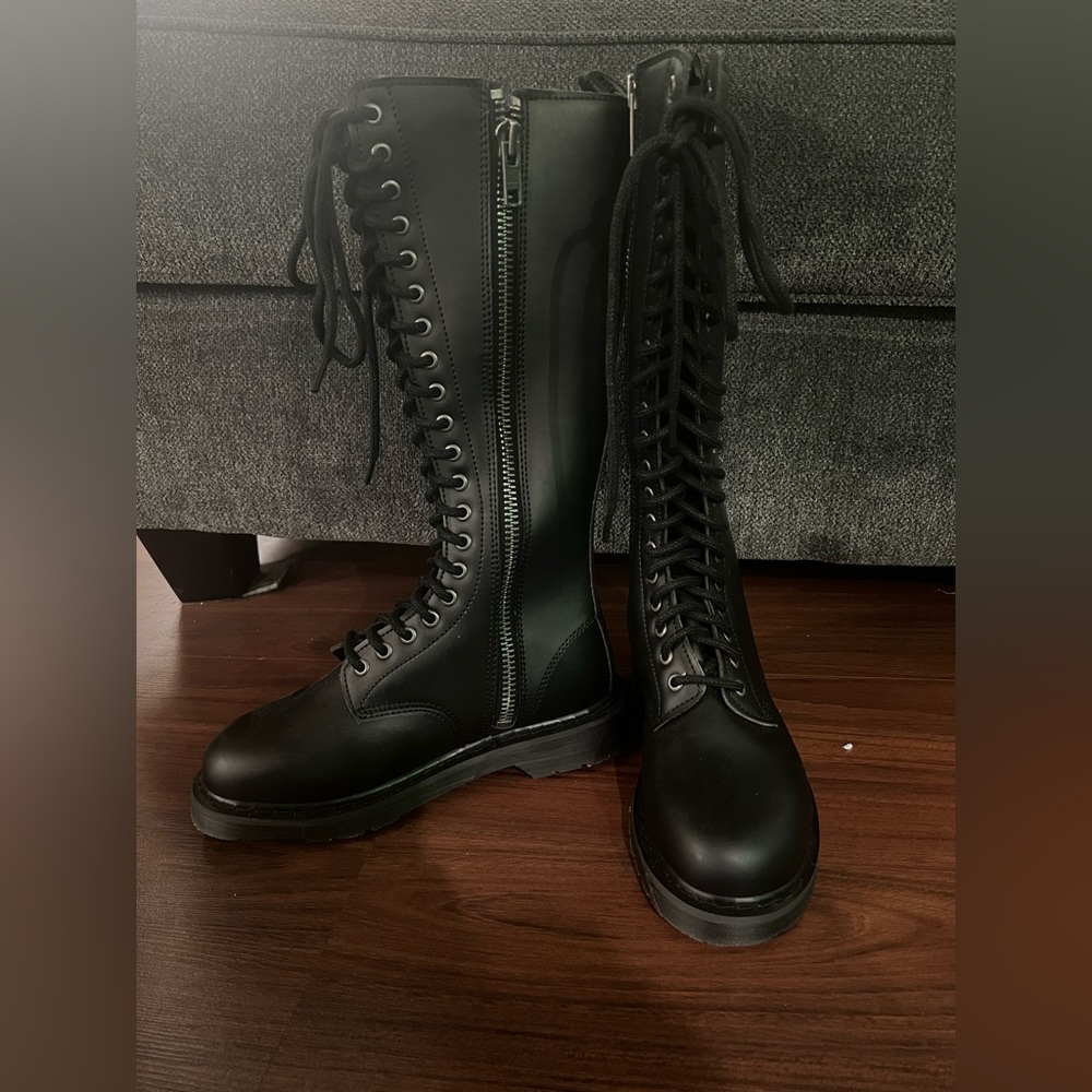 SOLD- DEMONIA CULT Bolt-400